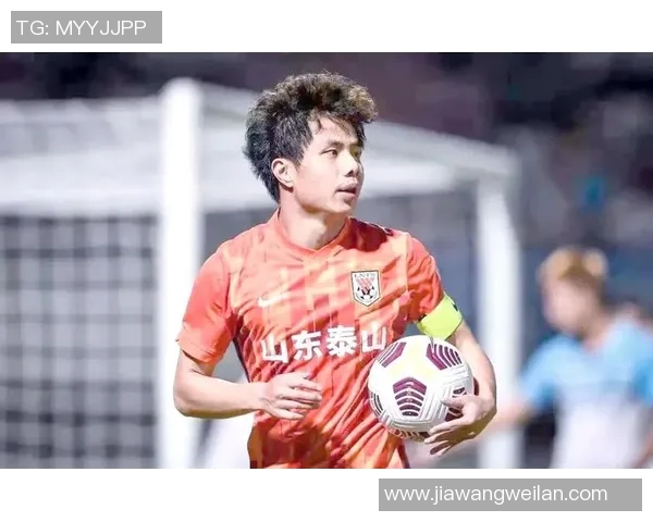 足球明星18岁当爸引发热议年轻父亲的责任与挑战