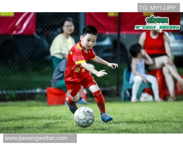 足球明星牛仔的真实身份揭秘及其精彩瞬间图片分享